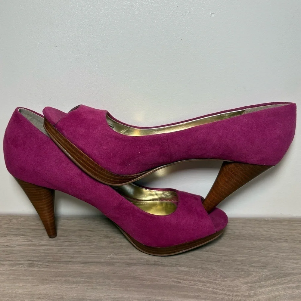 Style & Co Fuchsia Suede Peep Toe Heel/ Pumps | Size: 9.5